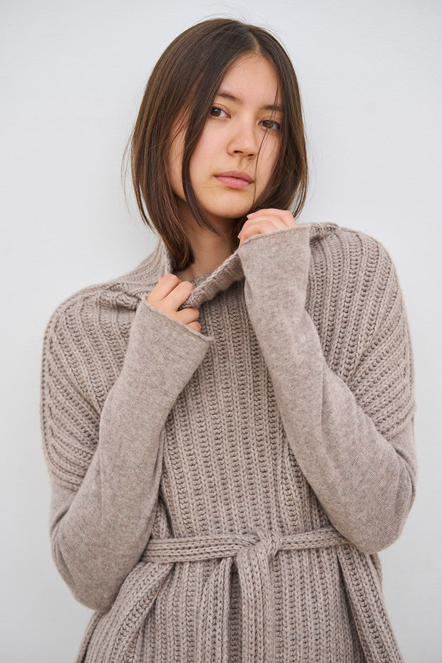 REBECCA O-NECK BLOUSE