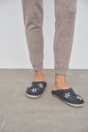 WARM FEET SLIPPERS