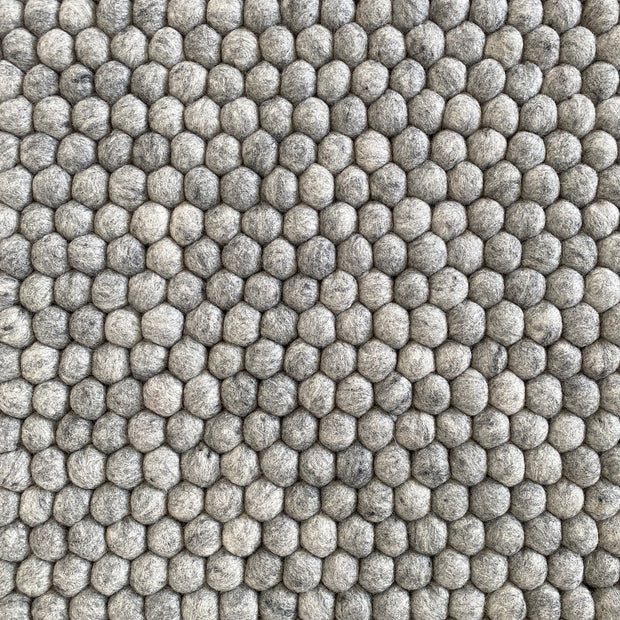 SNOW DROP RUG