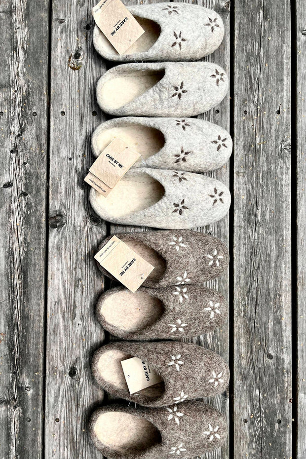 WARM FEET SLIPPERS