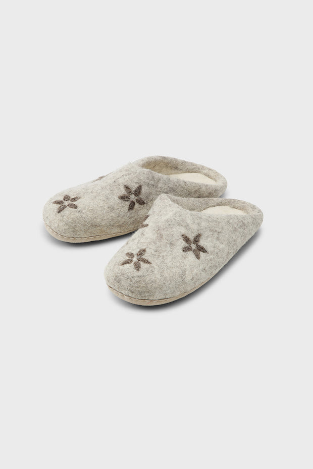 WARM FEET SLIPPERS